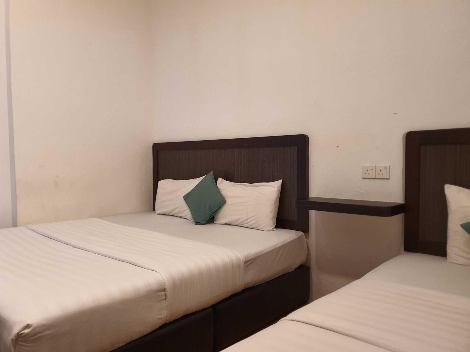 Oyo 91053 Signature Inn มีรี ภายนอก รูปภาพ