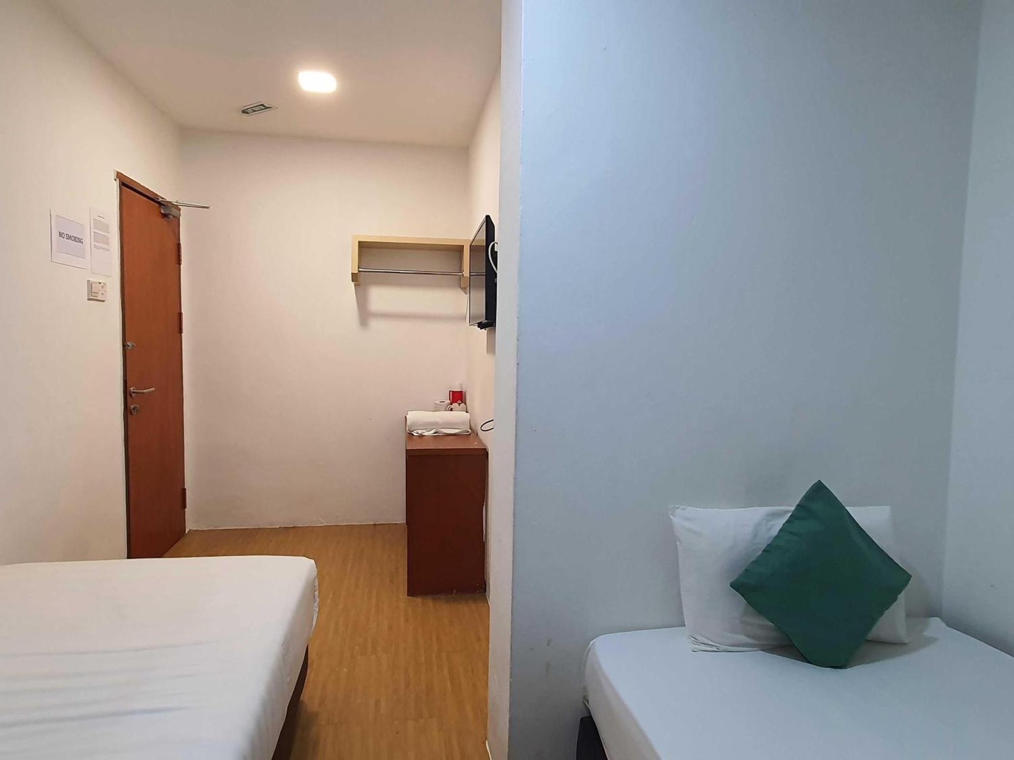 Oyo 91053 Signature Inn มีรี ภายนอก รูปภาพ