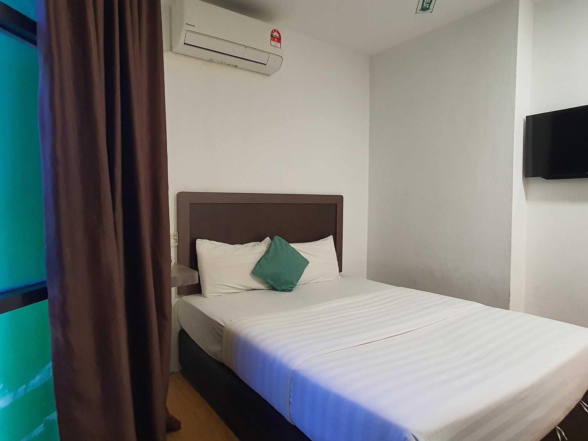 Oyo 91053 Signature Inn มีรี ภายนอก รูปภาพ