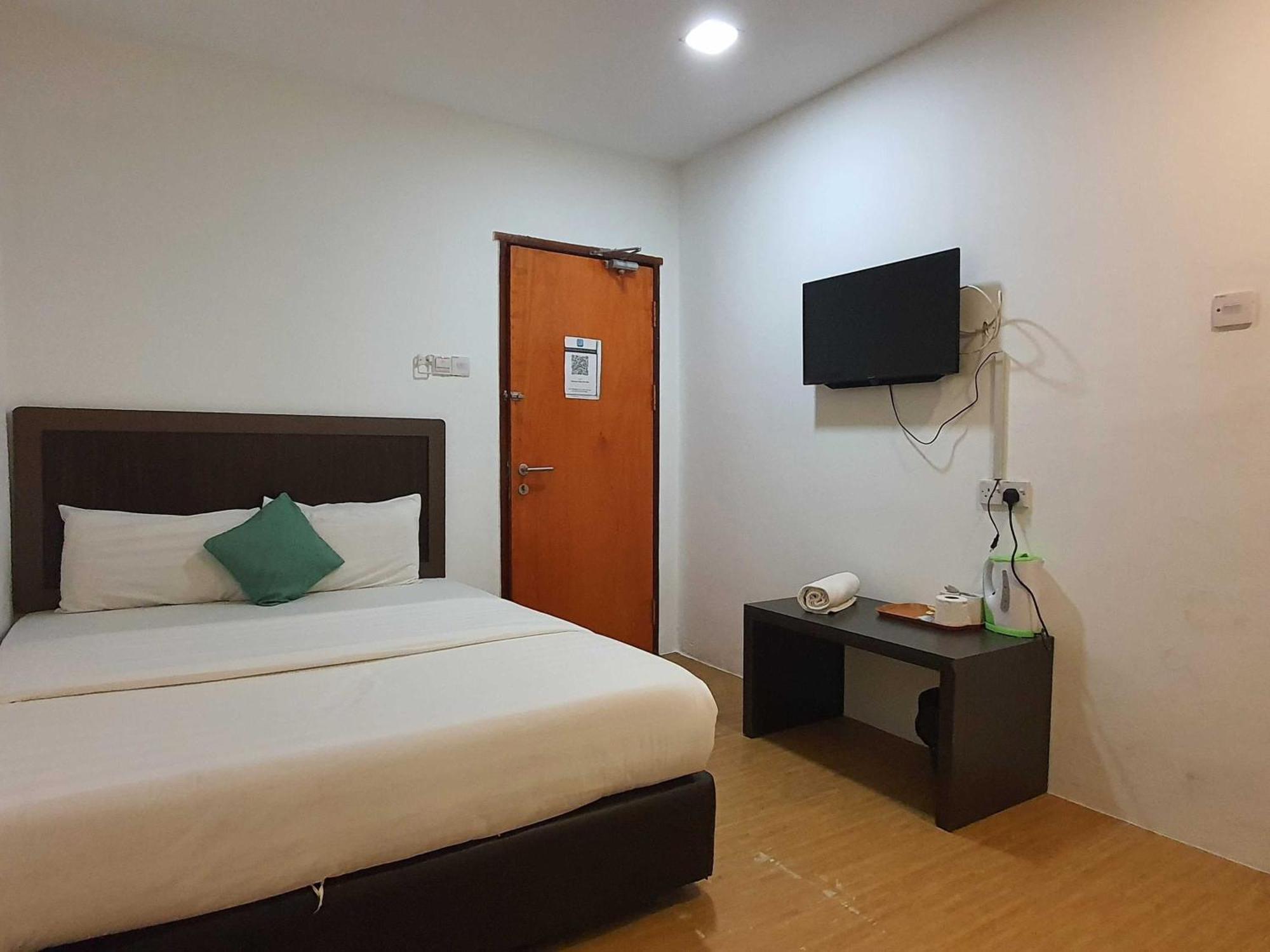 Oyo 91053 Signature Inn มีรี ภายนอก รูปภาพ