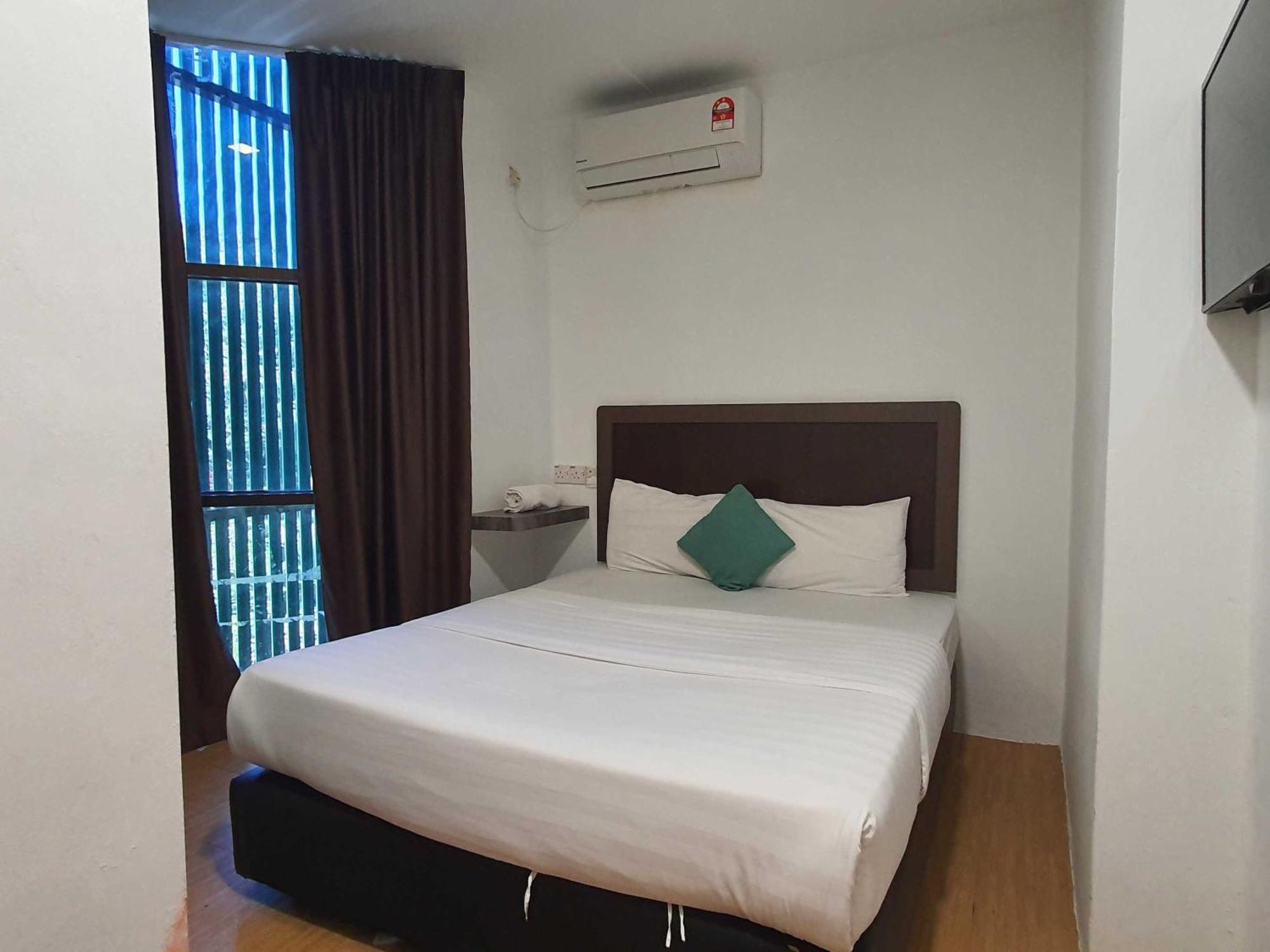 Oyo 91053 Signature Inn มีรี ภายนอก รูปภาพ