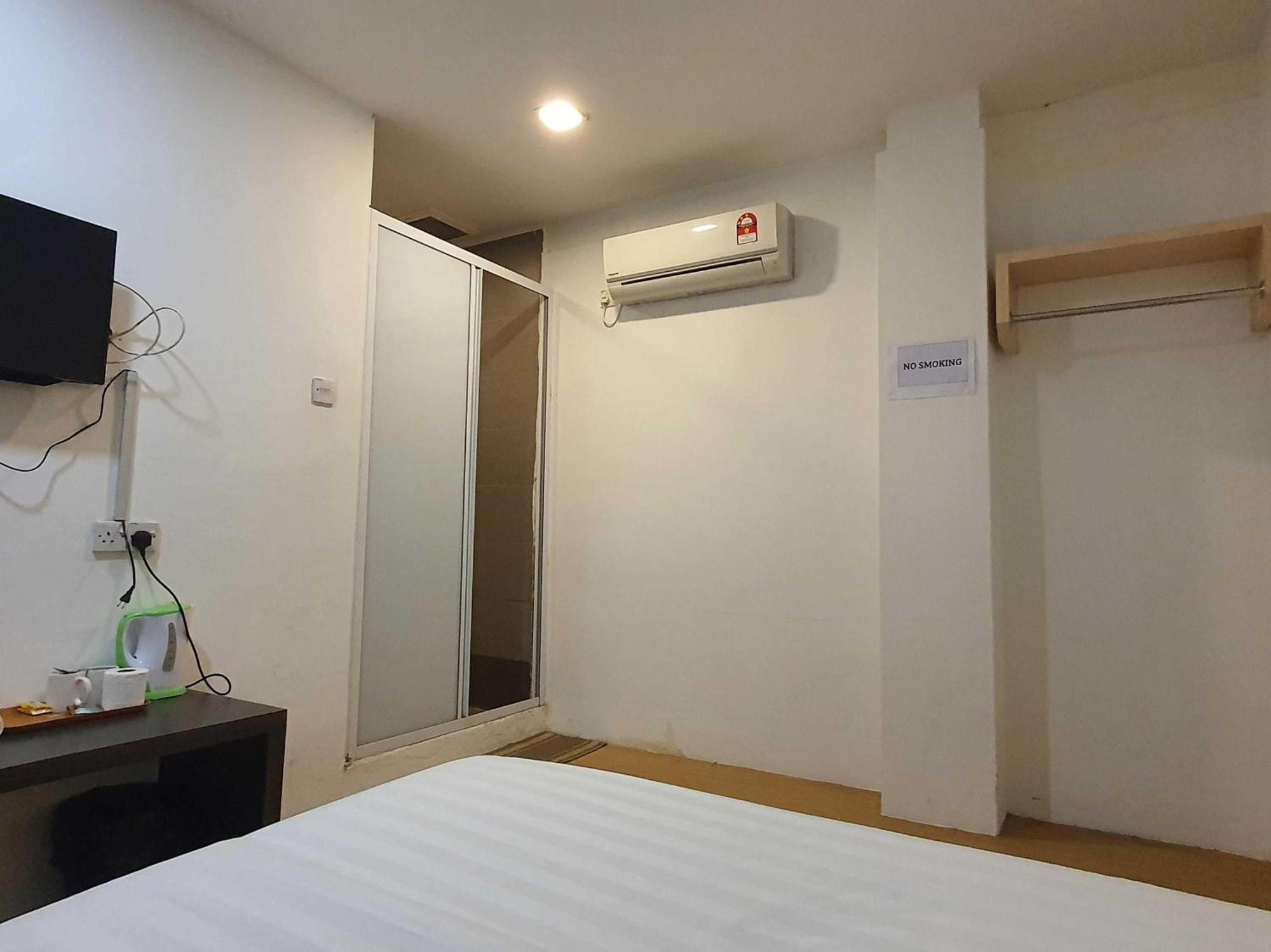 Oyo 91053 Signature Inn มีรี ภายนอก รูปภาพ