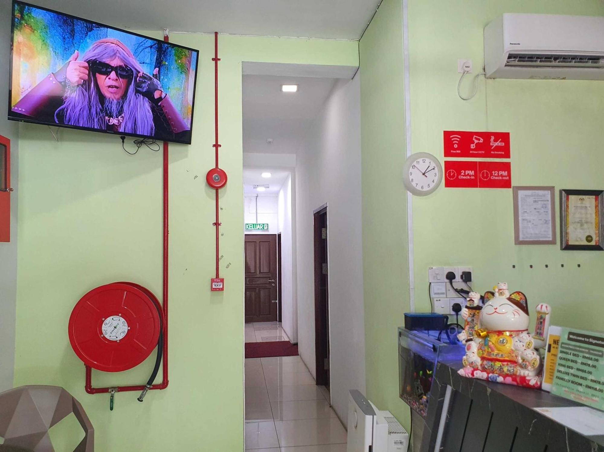 Oyo 91053 Signature Inn มีรี ภายนอก รูปภาพ